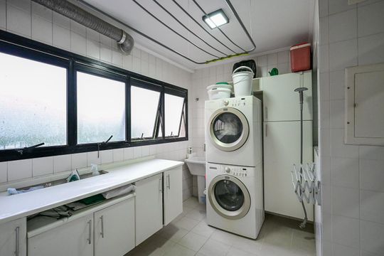 Área de Serviço  de apartamento à venda com 3 quartos, 130m² em Vila Andrade, São Paulo