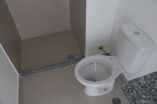 Banheiro de apartamento à venda com 2 quartos, 44m² em Perdizes, São Paulo