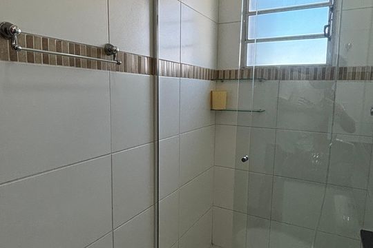 Banheiro de apartamento à venda com 2 quartos, 150m² em Vila América, Santo André