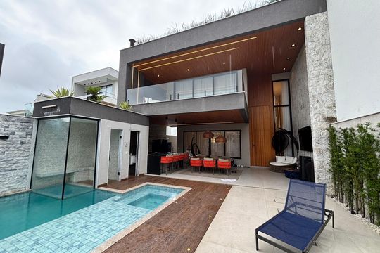 Fachada de casa de condomínio à venda com 4 quartos, 433m² em Vargem Grande, Rio de Janeiro