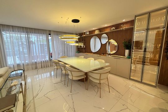 Sala de casa de condomínio à venda com 4 quartos, 433m² em Vargem Grande, Rio de Janeiro