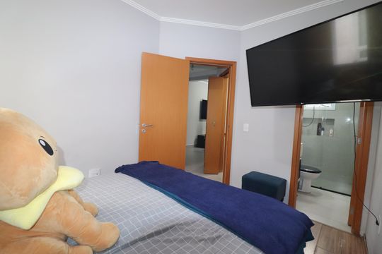 Quarto 1 suíte de apartamento à venda com 2 quartos, 55m² em Vila Santo Alberto, Santo André