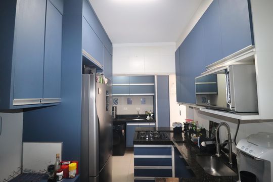 Cozinha de apartamento à venda com 2 quartos, 55m² em Vila Santo Alberto, Santo André