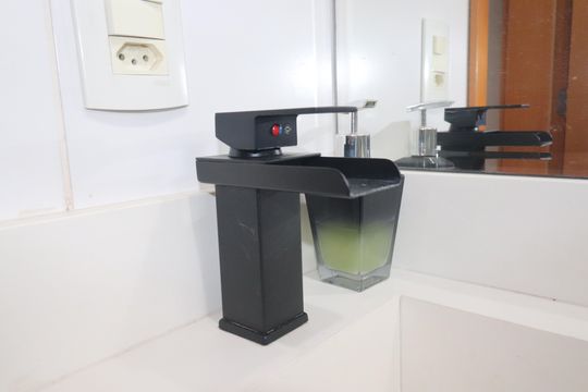 Banheiro Quarto 1 suíte de apartamento à venda com 2 quartos, 55m² em Vila Santo Alberto, Santo André