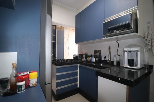 Cozinha de apartamento à venda com 2 quartos, 55m² em Vila Santo Alberto, Santo André