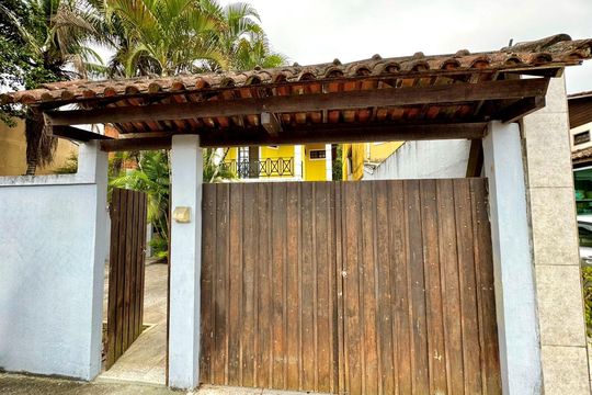 Fachada de casa de condomínio à venda com 4 quartos, 120m² em Vargem Grande, Rio de Janeiro