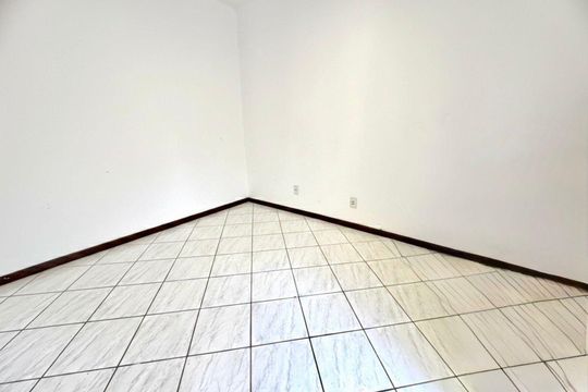 Quarto de casa de condomínio à venda com 4 quartos, 120m² em Vargem Grande, Rio de Janeiro