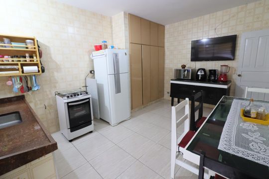 Cozinha de casa à venda com 2 quartos, 171m² em Umuarama, Osasco