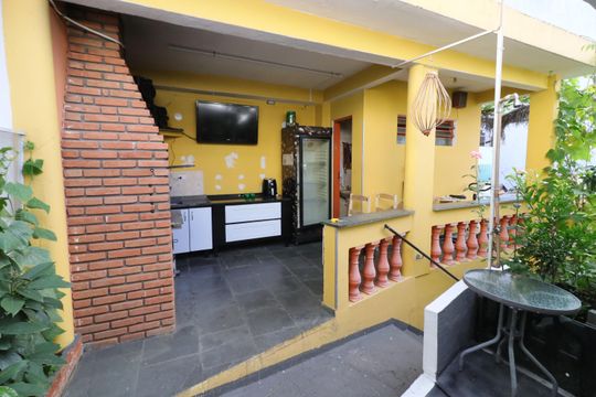 Churrasqueira de casa à venda com 2 quartos, 171m² em Umuarama, Osasco