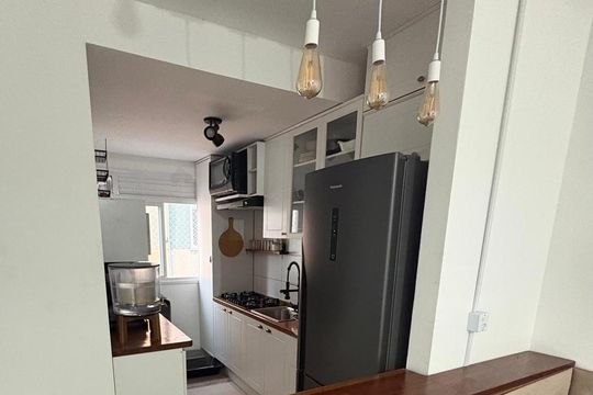 Cozinha de apartamento à venda com 2 quartos, 45m² em Estância Velha, Canoas