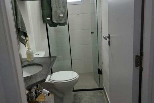 Banheiro de apartamento à venda com 1 quarto, 32m² em Santa Teresinha, São Paulo