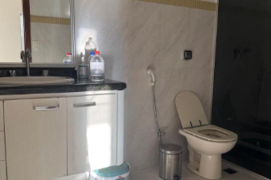 Banheiro de casa de condomínio para alugar com 3 quartos, 400m² em Q 13, Brasília