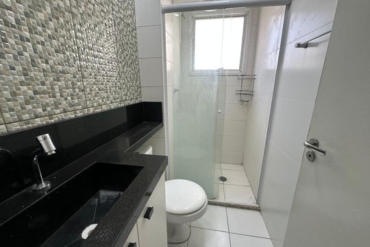 Banheiro de apartamento à venda com 2 quartos, 53m² em Centro, Barueri