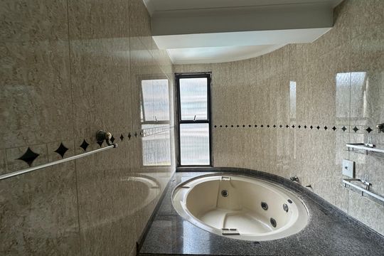Banheiro da Suíte de apartamento para alugar com 3 quartos, 113m² em Alphaville Industrial, Barueri