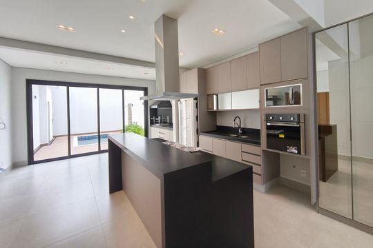 Cozinha de casa de condomínio à venda com 3 quartos, 300m² em Jardim America Ii, Valinhos