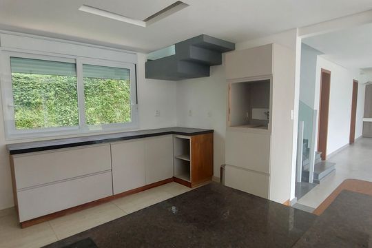 Cozinha de casa de condomínio à venda com 4 quartos, 323m² em Vereda das Gerais, Nova Lima