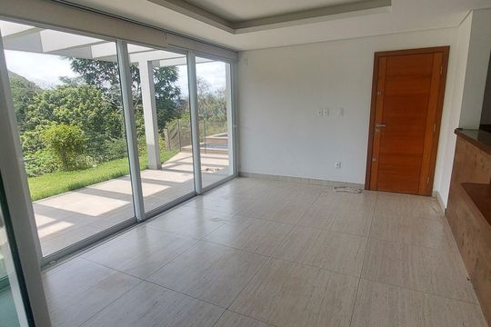 Sala de casa de condomínio à venda com 4 quartos, 323m² em Vereda das Gerais, Nova Lima
