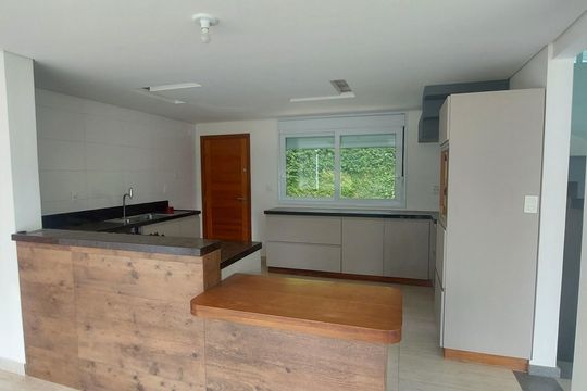 Cozinha de casa de condomínio à venda com 4 quartos, 323m² em Vereda das Gerais, Nova Lima