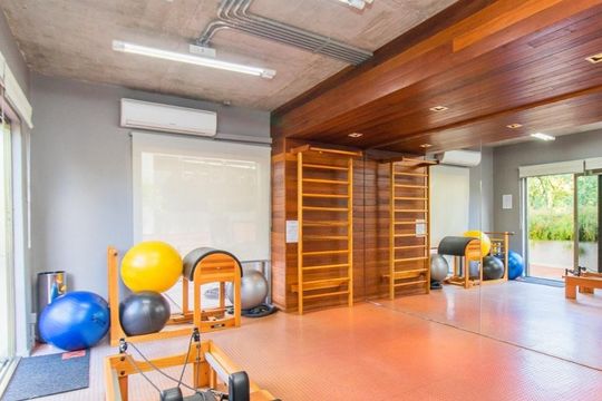 Área externa de apartamento à venda com 1 quarto, 68m² em Petrópolis, Porto Alegre