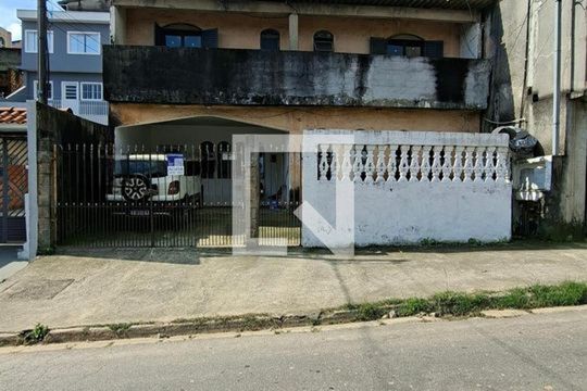 Fachada de casa à venda com 6 quartos, 250m² em Parque Continental II, Guarulhos