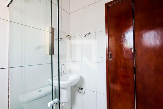Banheiro 2 de casa à venda com 6 quartos, 250m² em Parque Continental II, Guarulhos