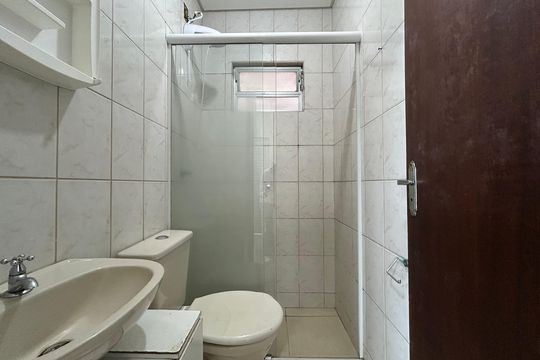 Banheiro  de apartamento para alugar com 1 quarto, 35m² em Jardim Atlântico, Florianópolis