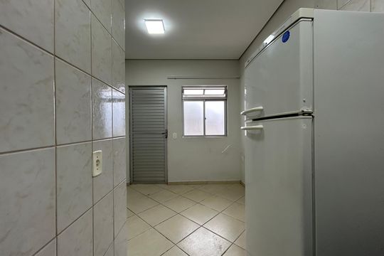 Cozinha de apartamento para alugar com 1 quarto, 35m² em Jardim Atlântico, Florianópolis