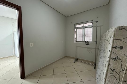Quarto de apartamento para alugar com 1 quarto, 35m² em Jardim Atlântico, Florianópolis