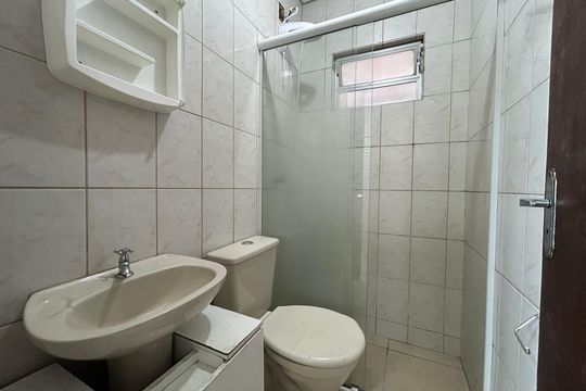 Banheiro  de apartamento para alugar com 1 quarto, 35m² em Jardim Atlântico, Florianópolis