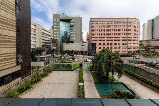 Vista da Sala de Estar de apartamento à venda com 2 quartos, 87m² em Vila da Serra, Nova Lima