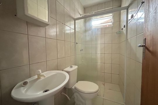 Banheiro  de apartamento para alugar com 2 quartos, 70m² em Jardim Atlântico, Florianópolis