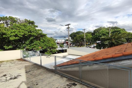Área externa de casa à venda com 2 quartos, 229m² em Conjunto Residencial Butanta, São Paulo