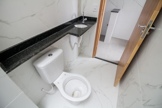 Banheiro de casa de condomínio à venda com 1 quarto, 27m² em Vila Invernada, São Paulo