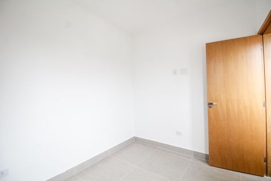 Quarto de casa de condomínio à venda com 1 quarto, 27m² em Vila Invernada, São Paulo