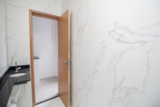 Banheiro de casa de condomínio à venda com 1 quarto, 27m² em Vila Invernada, São Paulo