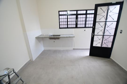 Cozinha de casa para alugar com 4 quartos, 140m² em Jardim Andrade Neves, Campinas
