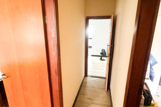 Corredor de casa à venda com 3 quartos, 206m² em Serrano, Belo Horizonte