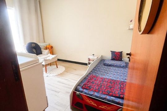 Quarto de casa à venda com 3 quartos, 206m² em Serrano, Belo Horizonte