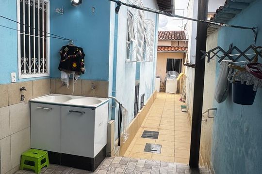 Área externa de casa à venda com 3 quartos, 206m² em Serrano, Belo Horizonte