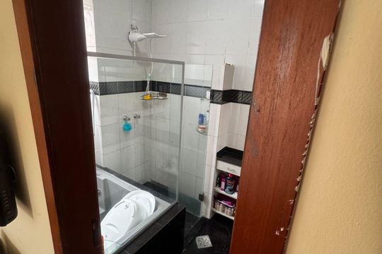 Banheiro de casa à venda com 3 quartos, 206m² em Serrano, Belo Horizonte