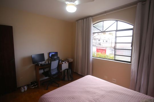 Quarto 2 de casa à venda com 4 quartos, 360m² em Calafate, Belo Horizonte