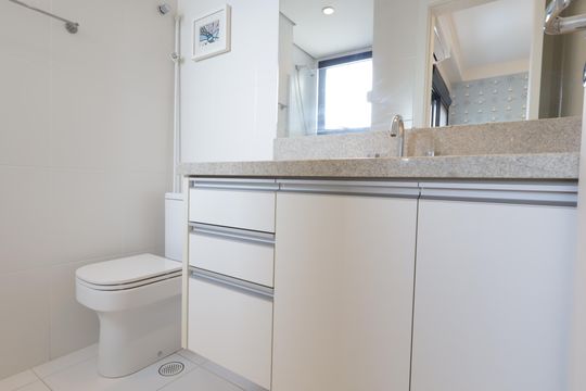 Banheiro da Suíte 2 de apartamento para alugar com 3 quartos, 220m² em Vila Suzana, São Paulo