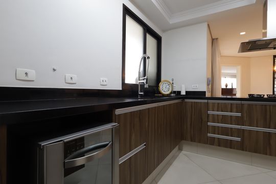 Cozinha de apartamento para alugar com 3 quartos, 220m² em Vila Suzana, São Paulo
