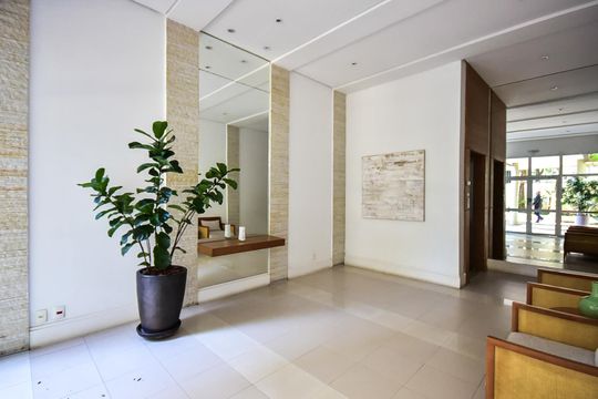 Hall Social de apartamento à venda com 4 quartos, 222m² em Vila Morumbi, São Paulo