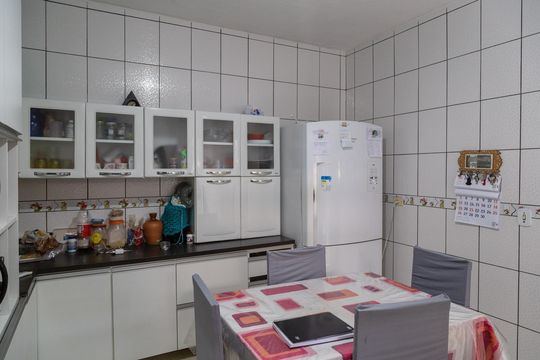 Cozinha de casa à venda com 3 quartos, 250m² em Parque Renato Maia, Guarulhos