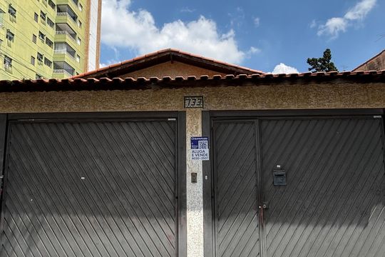 Fachada de casa à venda com 2 quartos, 238m² em Campestre, Santo André
