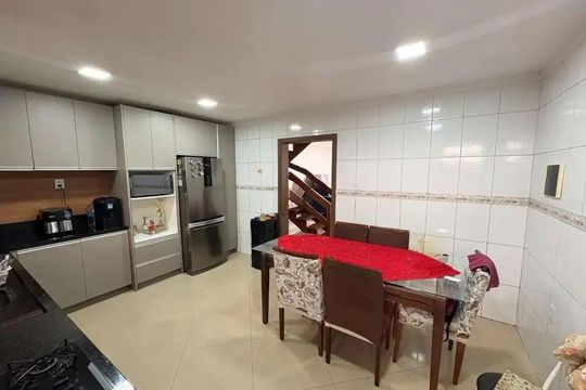 Cozinha de casa à venda com 3 quartos, 200m² em Harmonia, Canoas