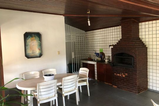 Área externa de casa de condomínio à venda com 4 quartos, 400m² em Taquara, Rio de Janeiro
