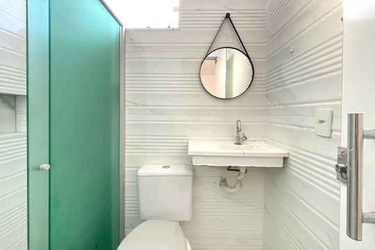 Banheiro de kitnet/studio para alugar com 1 quarto, 30m² em São Gabriel, Belo Horizonte