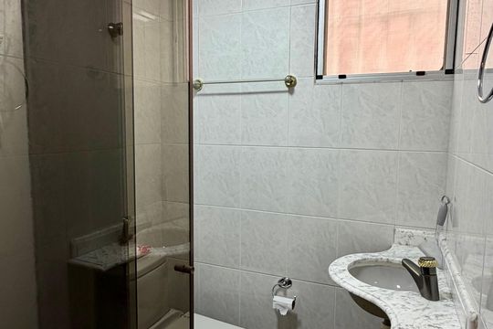 Banheiro 1 de apartamento à venda com 2 quartos, 47m² em Jardim Jucara, São Paulo